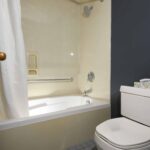 207 Hayes (web) 4635